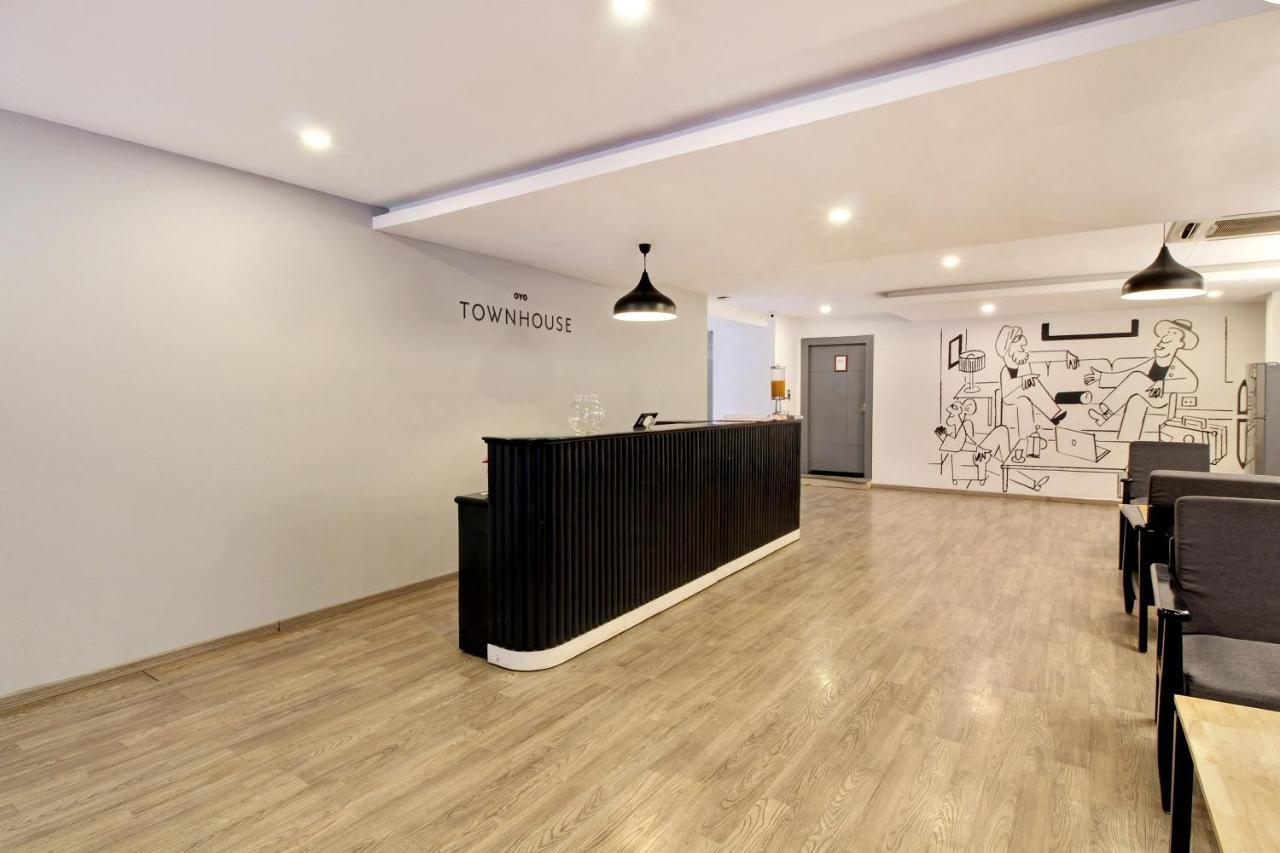 Oyo Townhouse 9 Hitech City Hyderabad Exterior foto